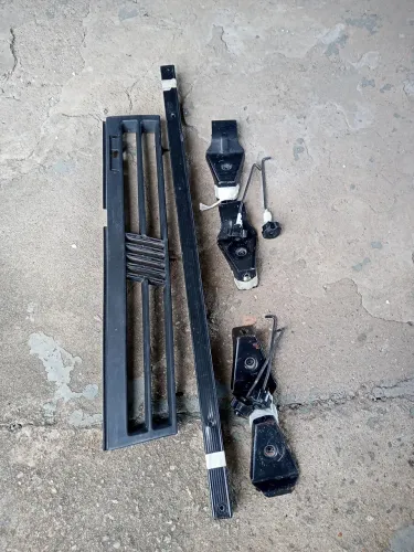 .Grade da fiat uno e suporte bagageiro