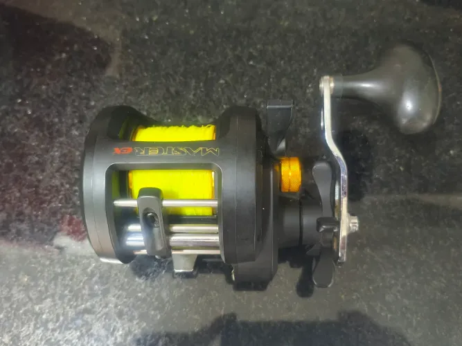 Carretilha pesca.