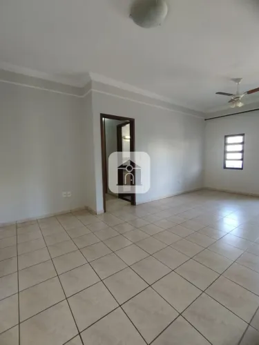 Apartamento com 232m² para locação no bairro Alto Umuarama