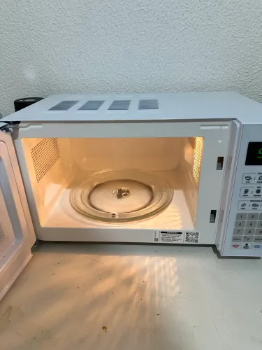 Micro-ondas Mondial 20L Branco - Apenas 2 Meses de Uso