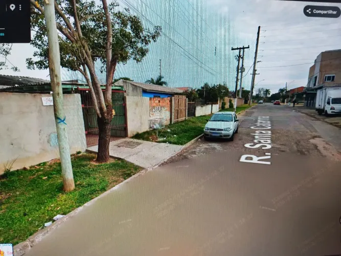 Casa sozinha no pátio 02 dormitórios
