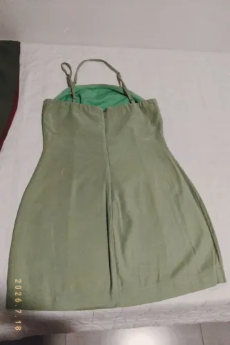 Vestido verde curto uma alça