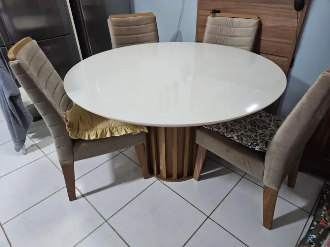 Mesa de jantar nova...