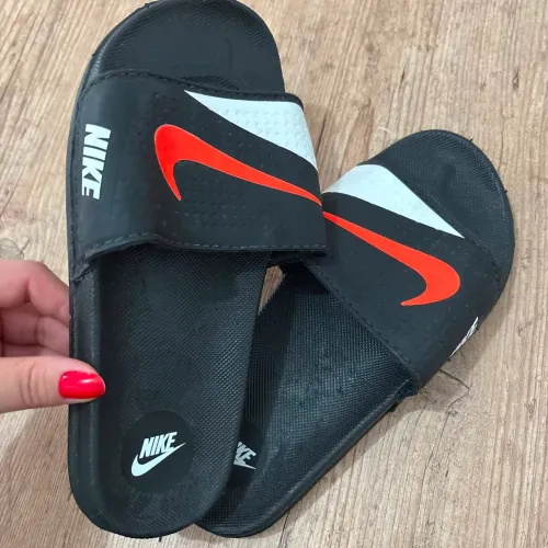 Slide Nike Menino 35 