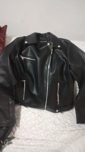 O frio tá chegando e eu tenho uma uma jaqueta masculina tamanho G e uma feminina G petra