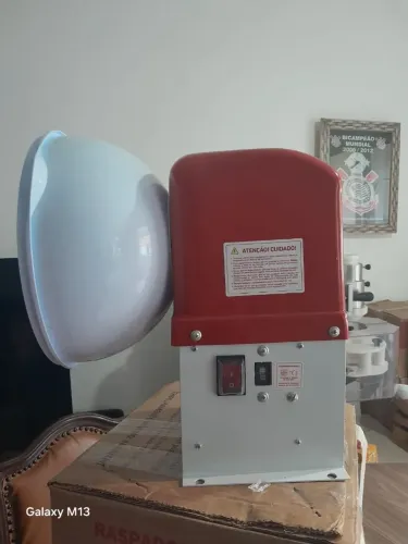 Raspador de coco elétrico
