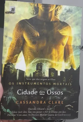 Cidade dos osso - cassandra clare 