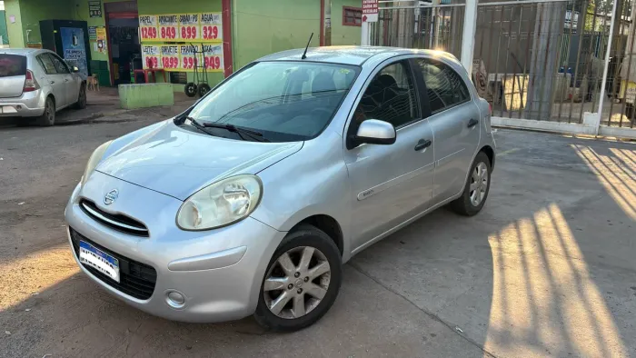 Nissan March SV 1.6 16V Flex Fuel 2013
