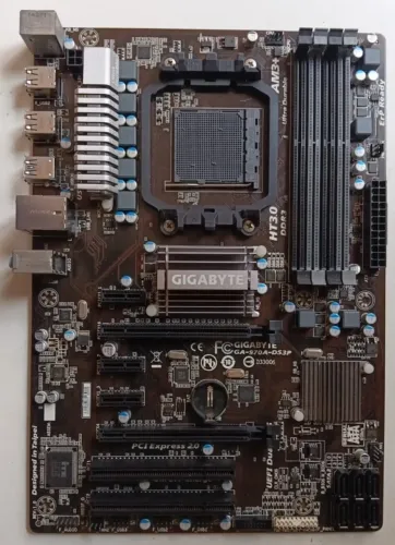 Placa Mãe Gigabyte! Leia o anuncio todo!