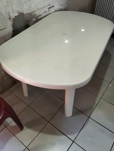 Mesa de plástico desmontavel