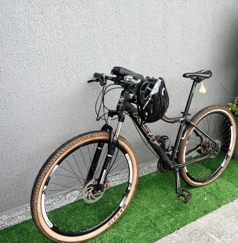 MTB KSW MWZA 29 - Full Shimano + Pneus Maxxis (EXCELENTE ESTADO)