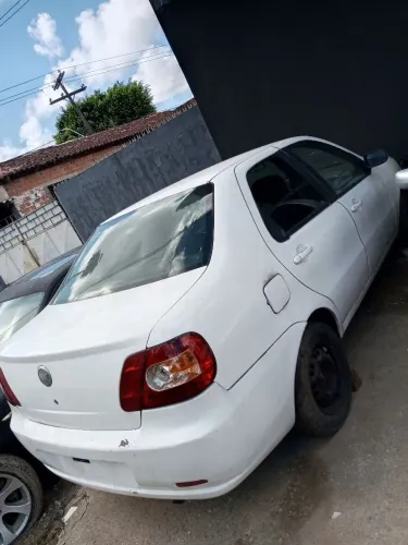Carros Siena Onix e Voyage para retirada de peças. Cell *22