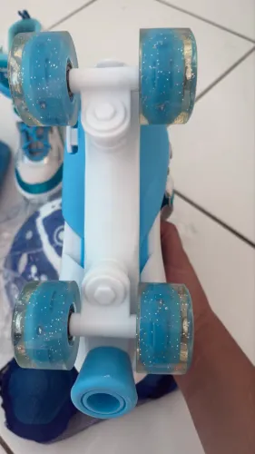 Patins 4 rodas - tamanho 35 a 40