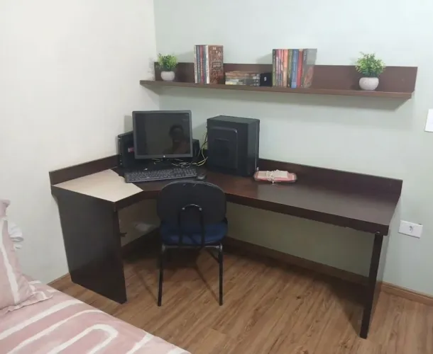 Vendo esta bancada em L feita em marcenaria, de MDF( Ótimo estado de uso)
