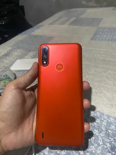 Celular E7