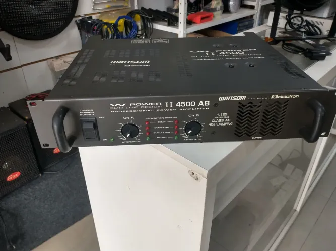 Amplificador e Power 4500