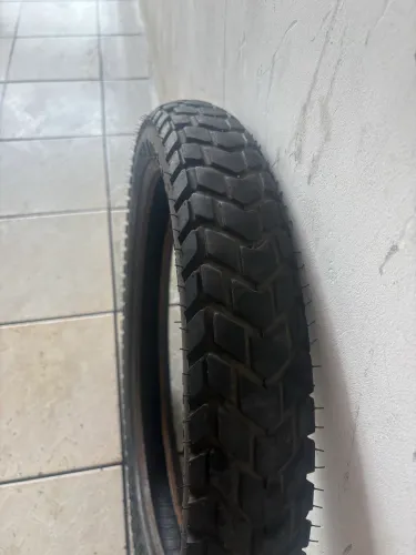 Pneu Dianteiro de XRE 190 e Bross 160 - Pirelli MT 60 - Aro 19 - 90/90-19