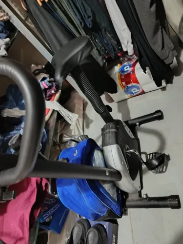 icicleta Ergométrica com Monitor (Velocidade e Calorias) - Suporta até 120kg
