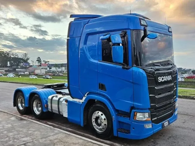 Scania R540 6x4 Bug Leve mola Ano 2021 Euro 5 Automático Geladeira Rodas de Alumínio