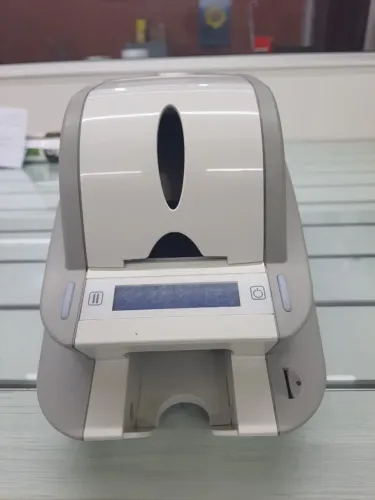 IMPRESSORA DE CARTÃO/CRACHÁ EM PVC, EM ÓTIMO ESTADO DE FUNCIONAMENTO, COM RIBON PARA IMPRE