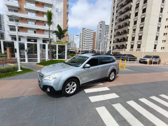 Subaru Outback 3.6 H6 SW Aut. 2013