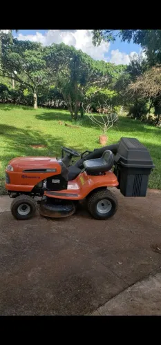 Trator de cortar grama Husqvarna LT151