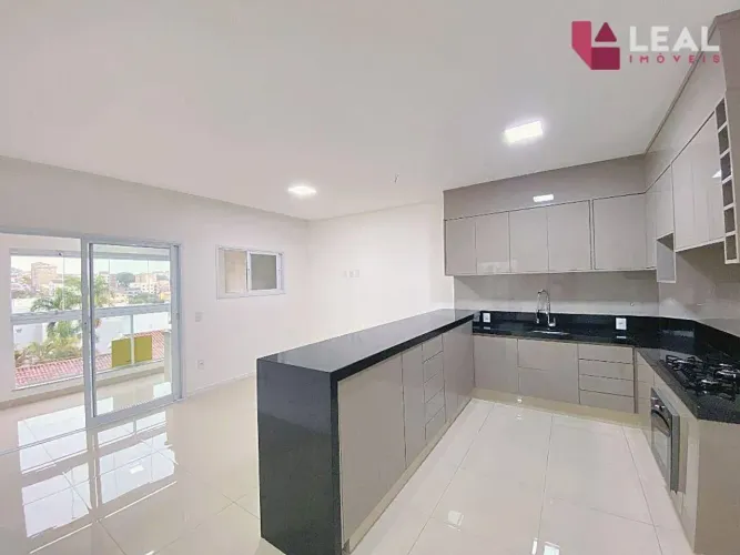 Apartamento com 3 dormitórios à venda, 94 m² por R$ 800.000,00 - João Paulo II - Pouso Ale