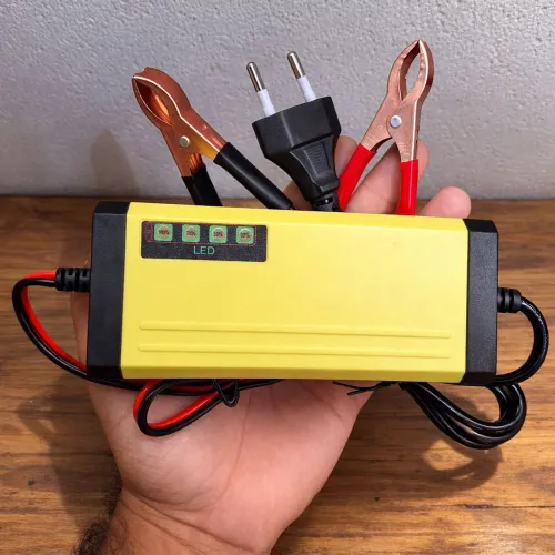 Carregador De Bateria Automotivo Carro e Moto Inteligente 12V Inteligente 2A