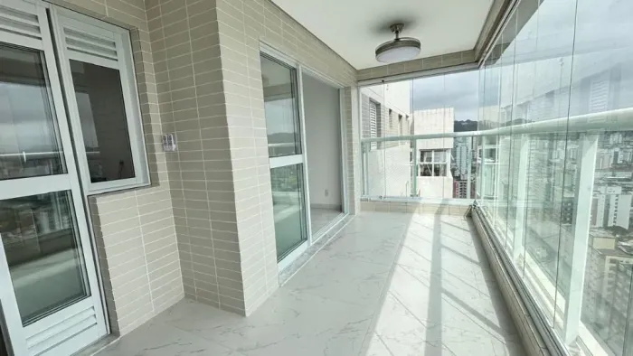 Apartamento com 3 suítes no Gonzaga em Santos