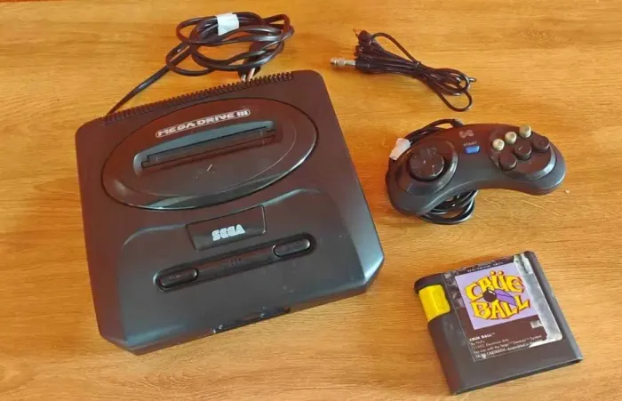 ? Mega Drive 3 + Crue Ball - R$ 320