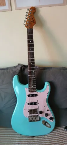 Guitarra strato squier fender