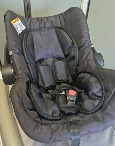Bebê Conforto Cocoon Galzerano<br>de 0 a 13kg, estado de novo.<br>Acompanha a capota.