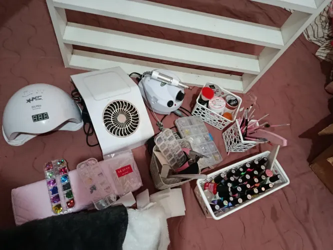 Vende se kit completo de unha em gel