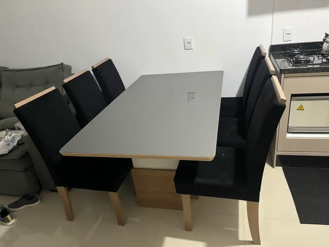 mesa de jantar com 6 cadeiras 