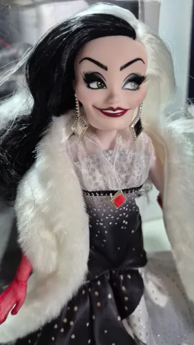 Boneca Cruella disney style series