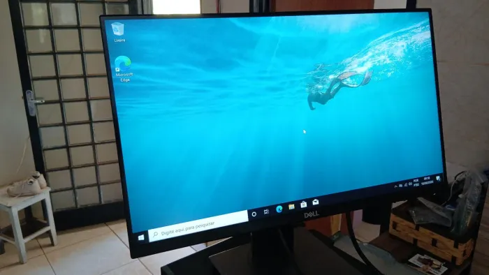 Monitor Dell 22" Hdmi/vga/DP base giratória e ajustável r$450(usado excelente)