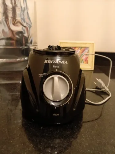 Base/Motor do Liquidificador Britânia Black 600W 2,1 Litros 3 Velocidades Função Pulsar