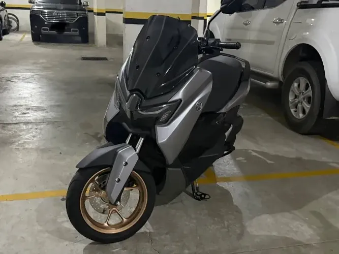 NMAX 25/25, 1000km, novíssima. Moto de garagem. Oportunidade!