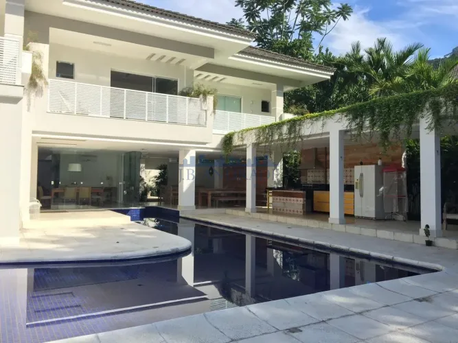 Magnífica casa 5 suites com vista Pedra da Gávea, 583m² em terreno plano de 994m²
