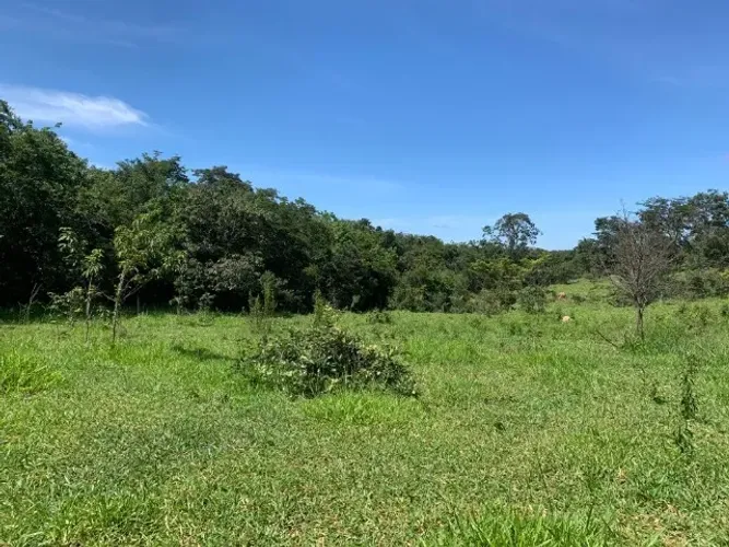 Fazenda de 20mil metros, riacho margeando todo fundo do terreno Serra do Cipó.