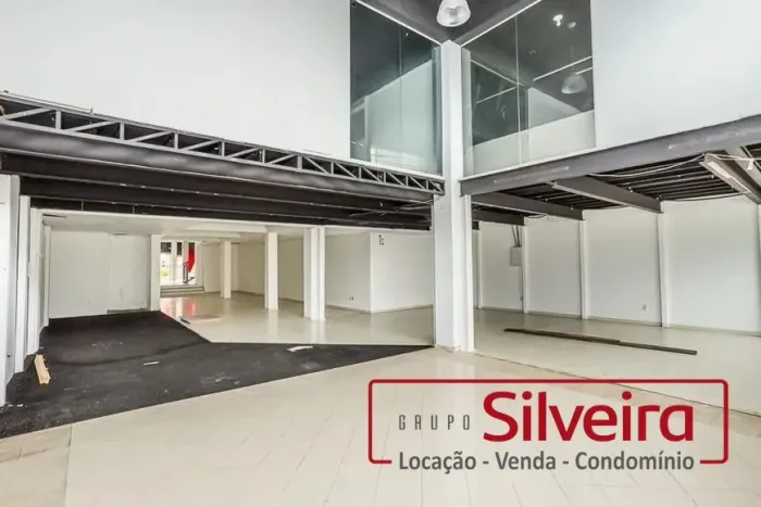 LOJA COM 424m² NA AVENIDA CRISTÓVÃO COLOMBO