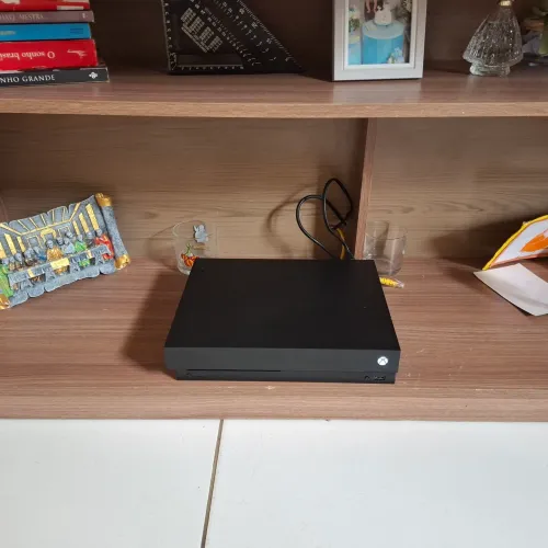 Xbox One X 1TB - Excelente Estado + Controle Original
