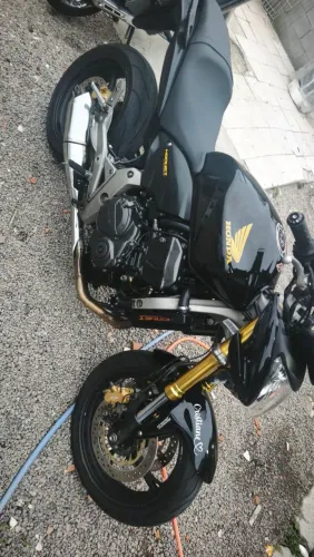 Hornet 600