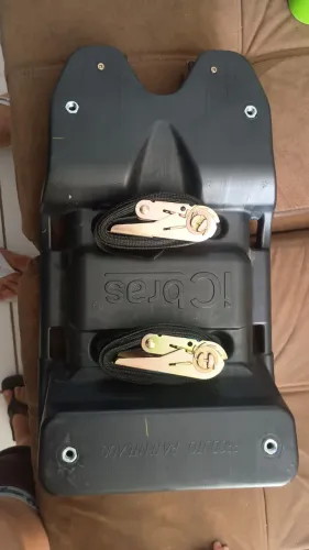 Suporte universal para baú de moto