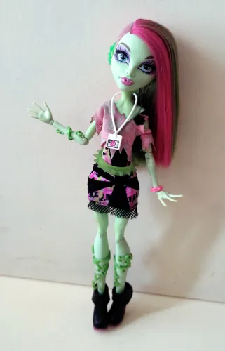 Boneca Venus McFlytrap Monster High Music Festival