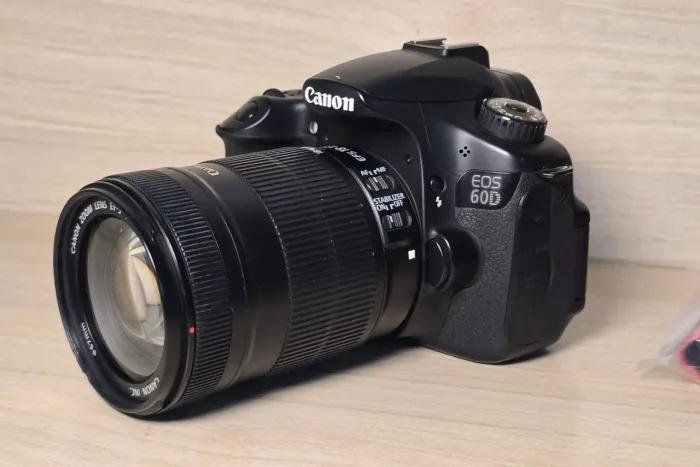 CANON 60D + LENTE 18-135MM IS APENAS 24K CLICK