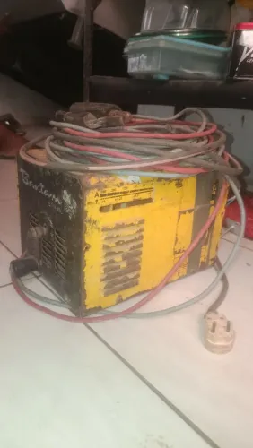 Máquina de solda, lichadeira e Esmerilhadeira
