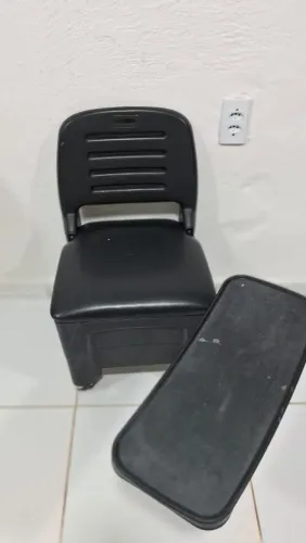 Vendo Cadeira de manicure cirandinha