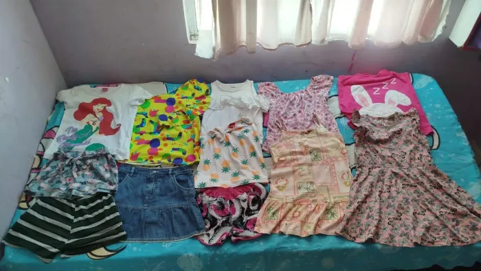 Lote de roupa de menina com 20 peças veste 8/10 anos