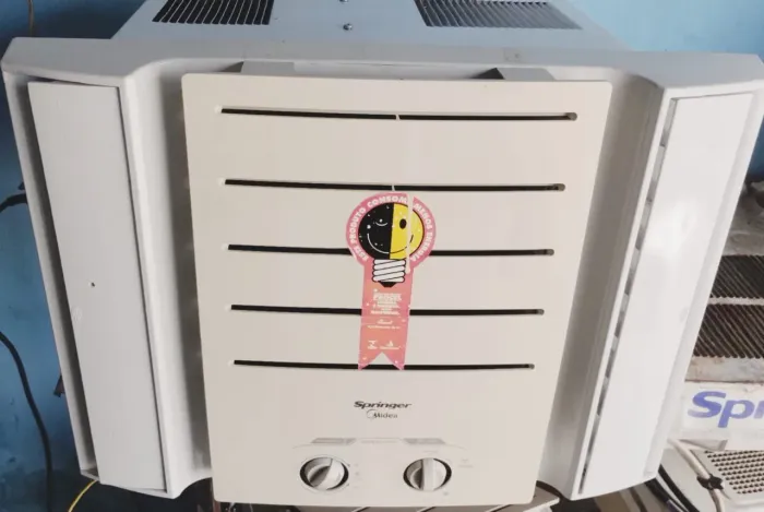 Ar condicionado Springer 7.500 BTUs 110V 400 reais 